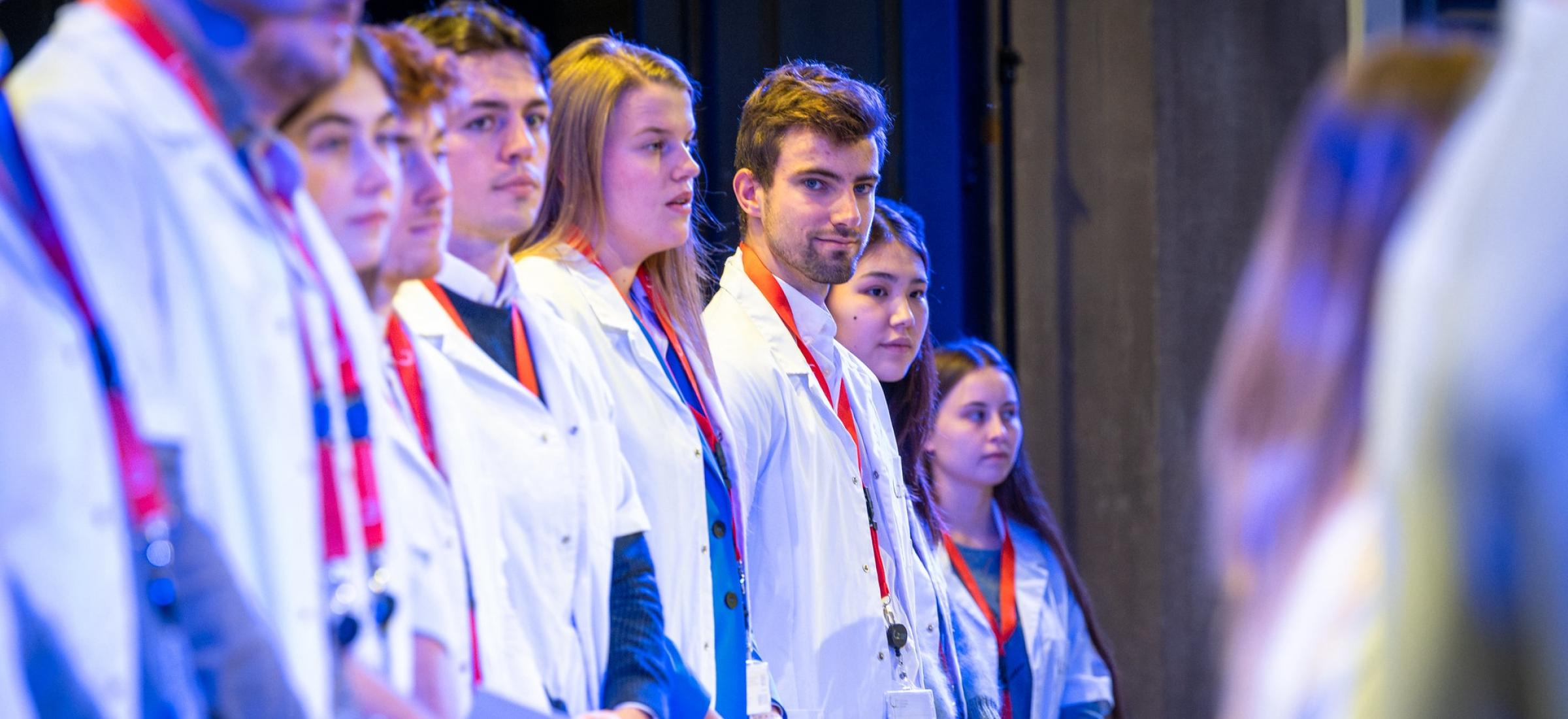 Witte Jassen Ceremonie Groepsfoto
