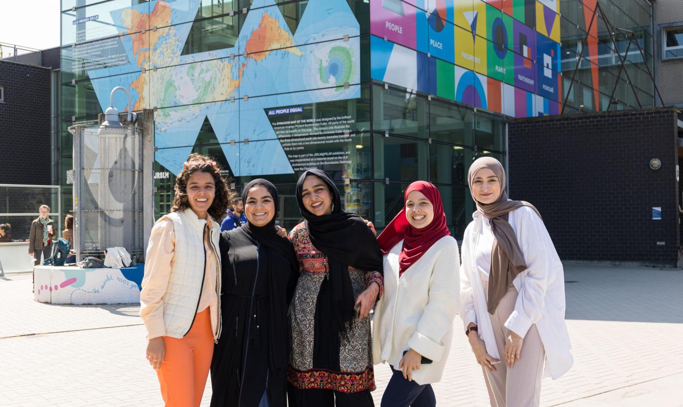 2022_Inclusieve universiteit_Studentes van verschillende nationaliteiten_Inclusie_Etterbeek_VUB 2022_Inclusieve universiteit_Studentes van verschillende nationaliteiten_Inclusie_Etterbeek_VUB