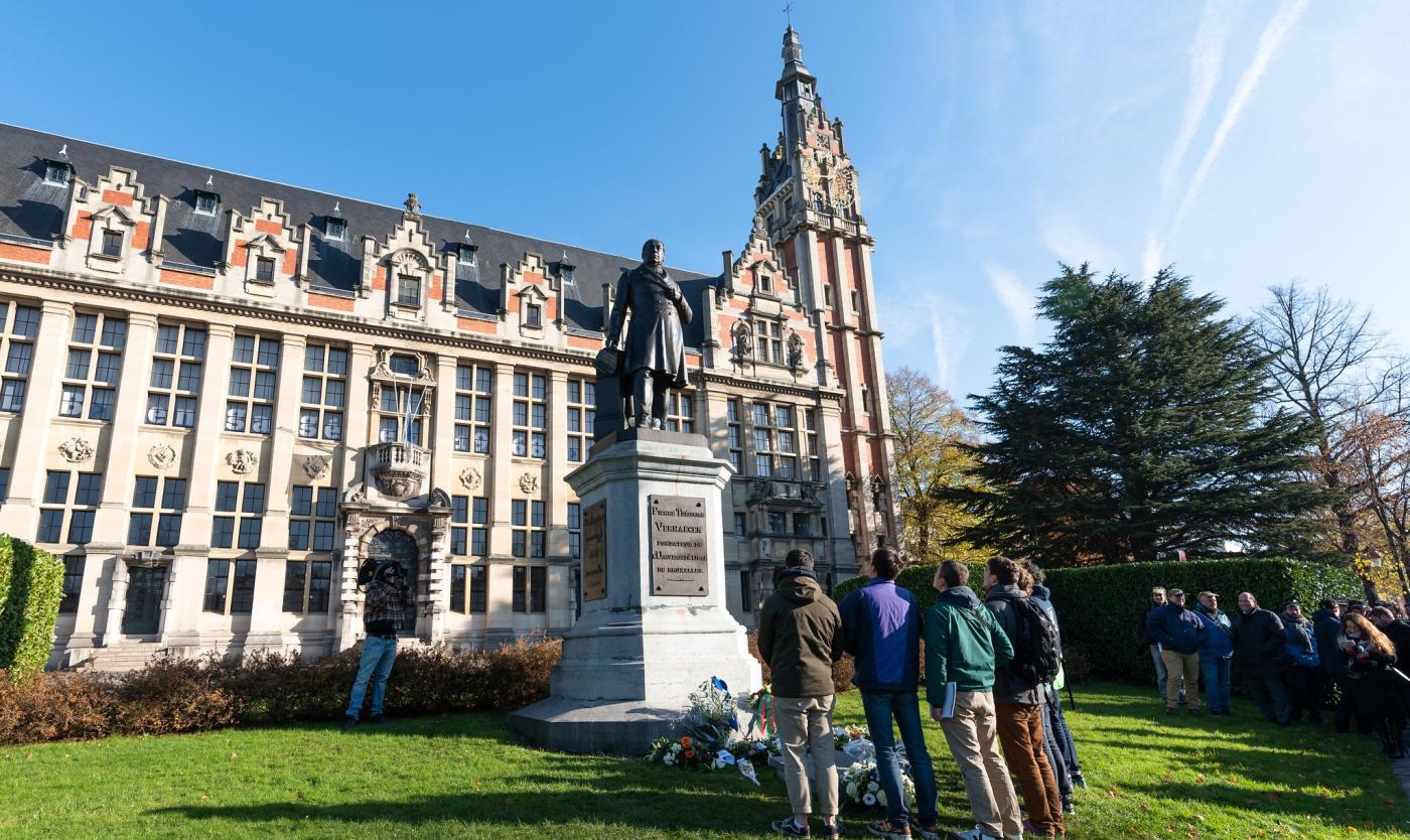 2022_Pierre-Théodore Verhaegen_Sandbeeld_STV_Bloemenhulde_Brussel_VUB