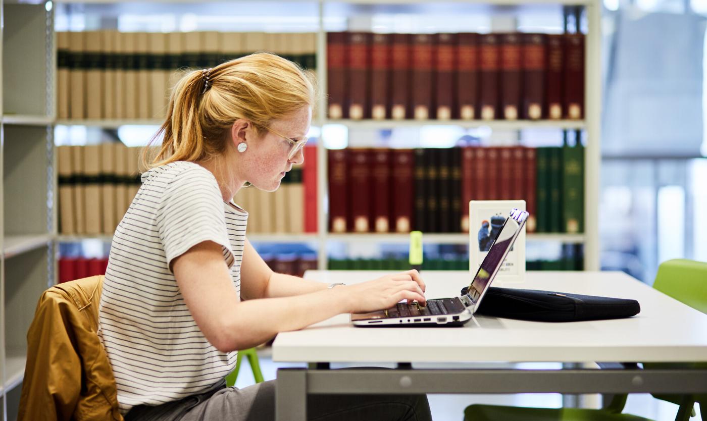 2022_Student_Bibliotheek_Laptop_Studeren_VUB 2022_Student_Bibliotheek_Laptop_Studeren_VUB