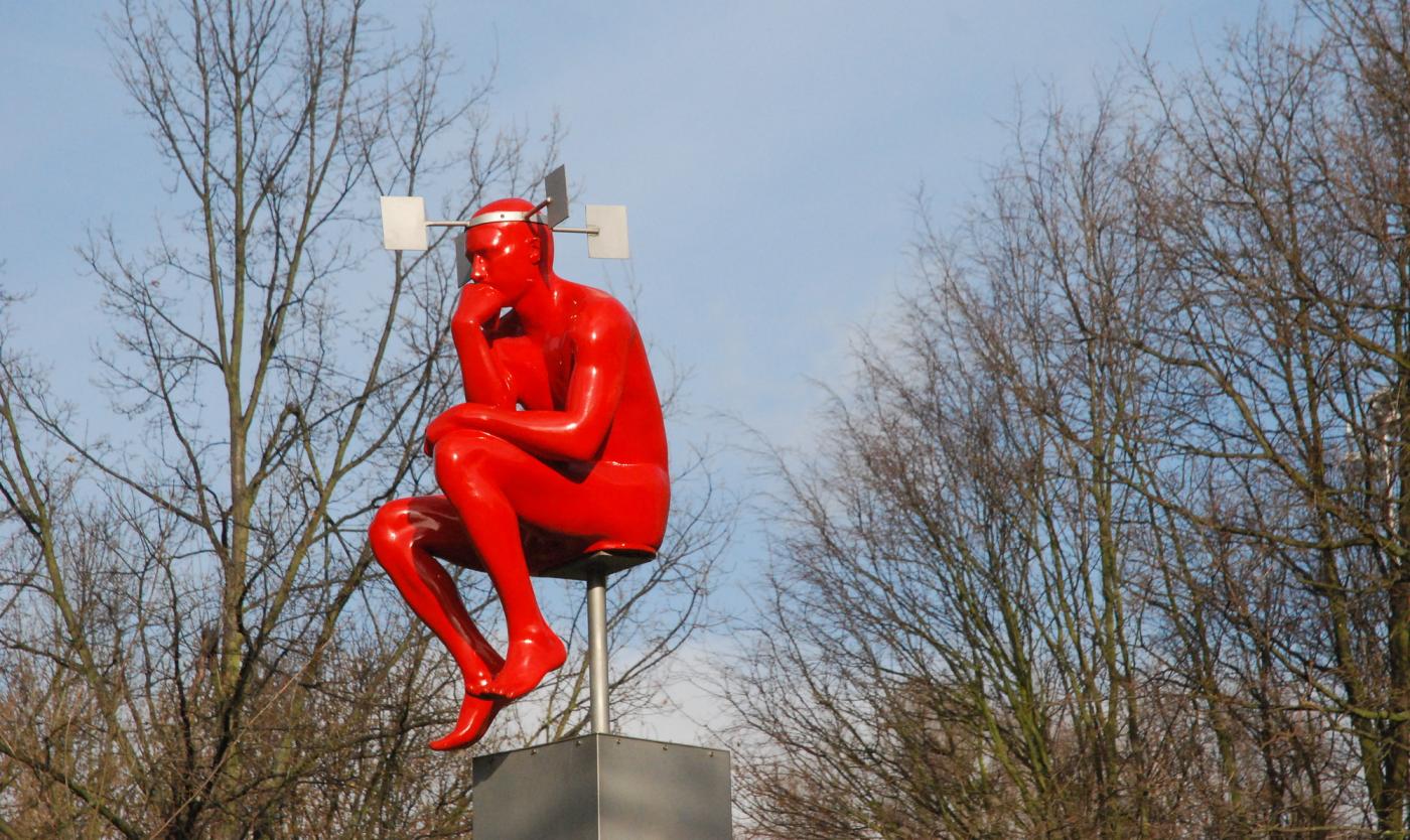 2022_Stanbeeld_Denker In Alle Staten_Willy VANDENDORPE_Kunstwerk_VUB 2022_Stanbeeld_Denker In Alle Staten_Willy VANDENDORPE_Kunstwerk_VUB