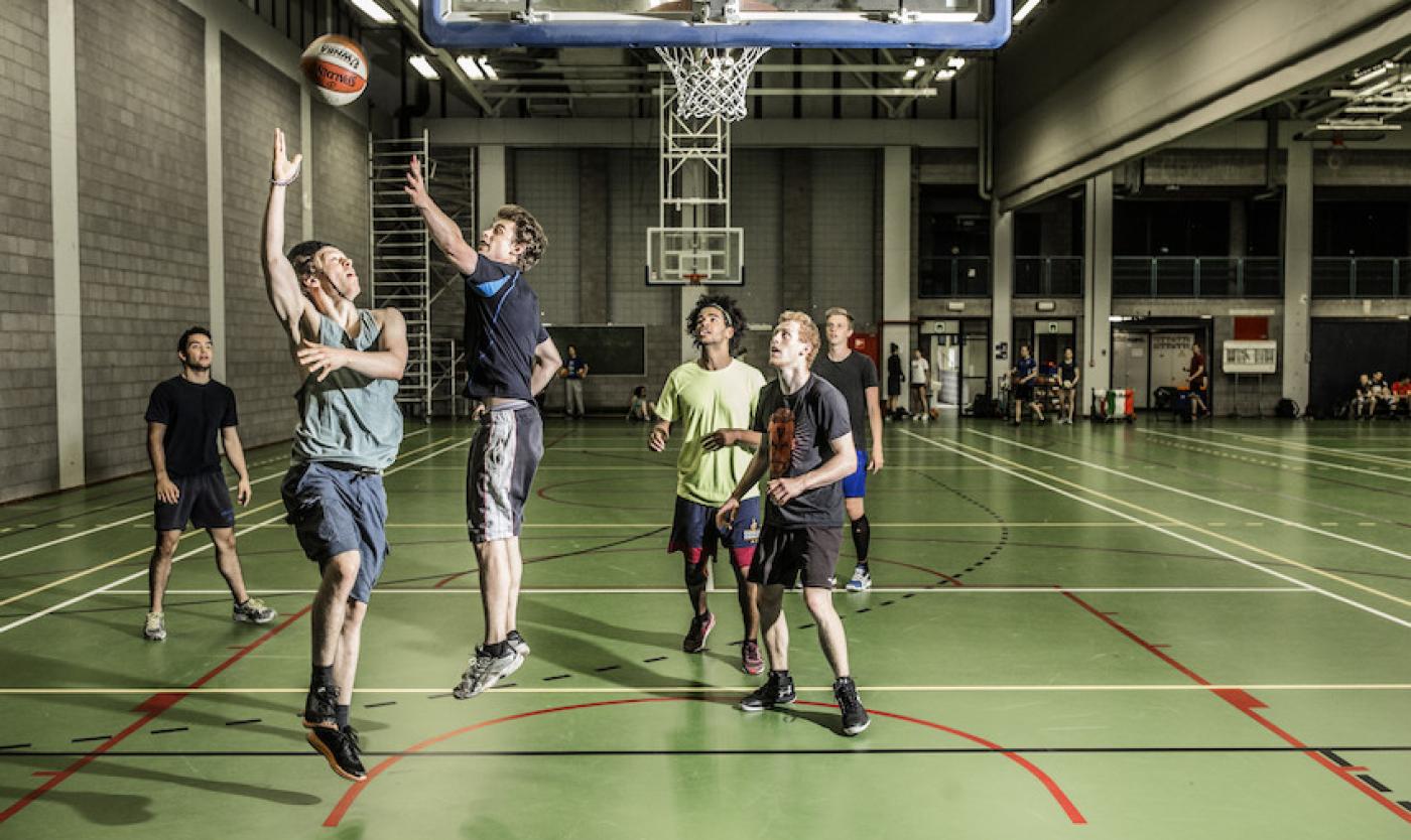 Studenten basketten sporthal Etterbeek 
