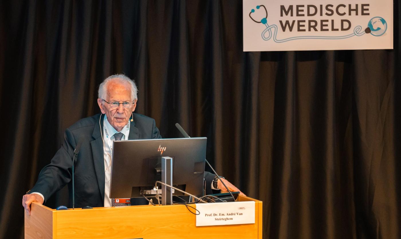 Prof. dr. Em. A. Van Steirteghem Fertiliteitsexpert