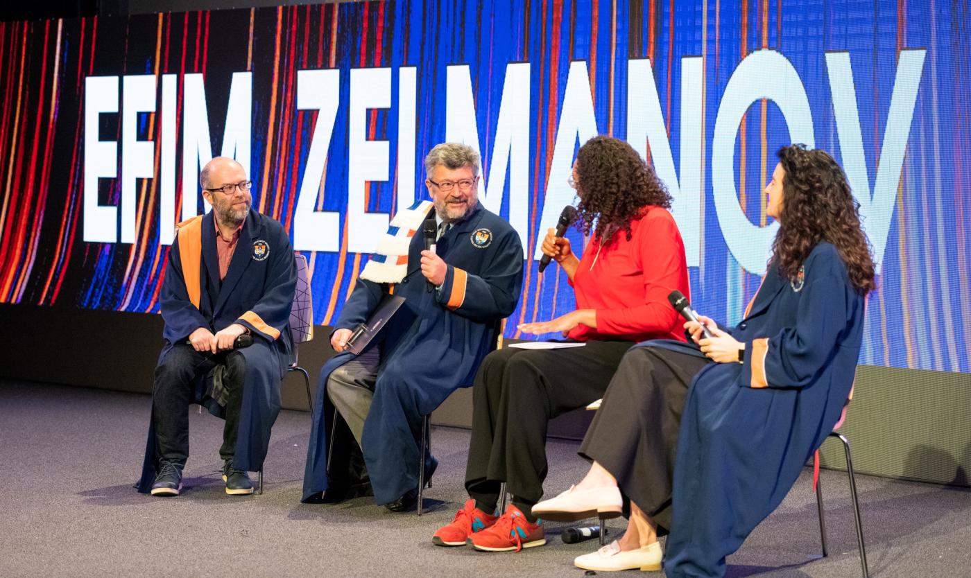Efim Zelmanov met proximi Ann Dooms en Leandro Vendramin Efim Zelmanov met proximi Ann Dooms en Leandro Vendramin