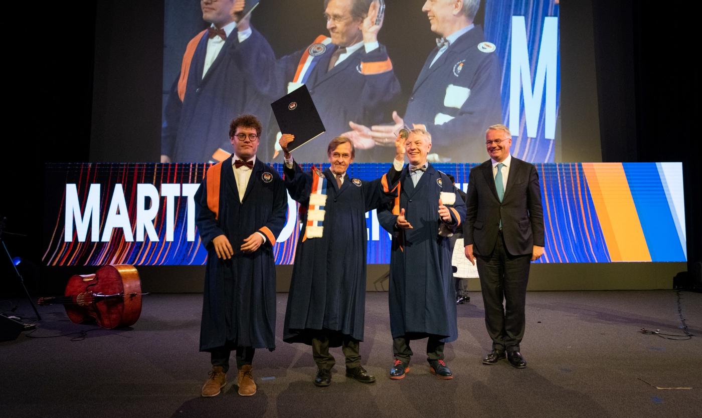 Martti Koskenniem met proximus Frederik Dhondt, en rector en voorzitter VUB