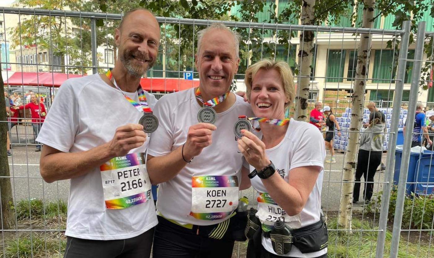 Koen Mettepenningen en medelopers op marathon Koen Mettepenningen en medelopers op de marathon