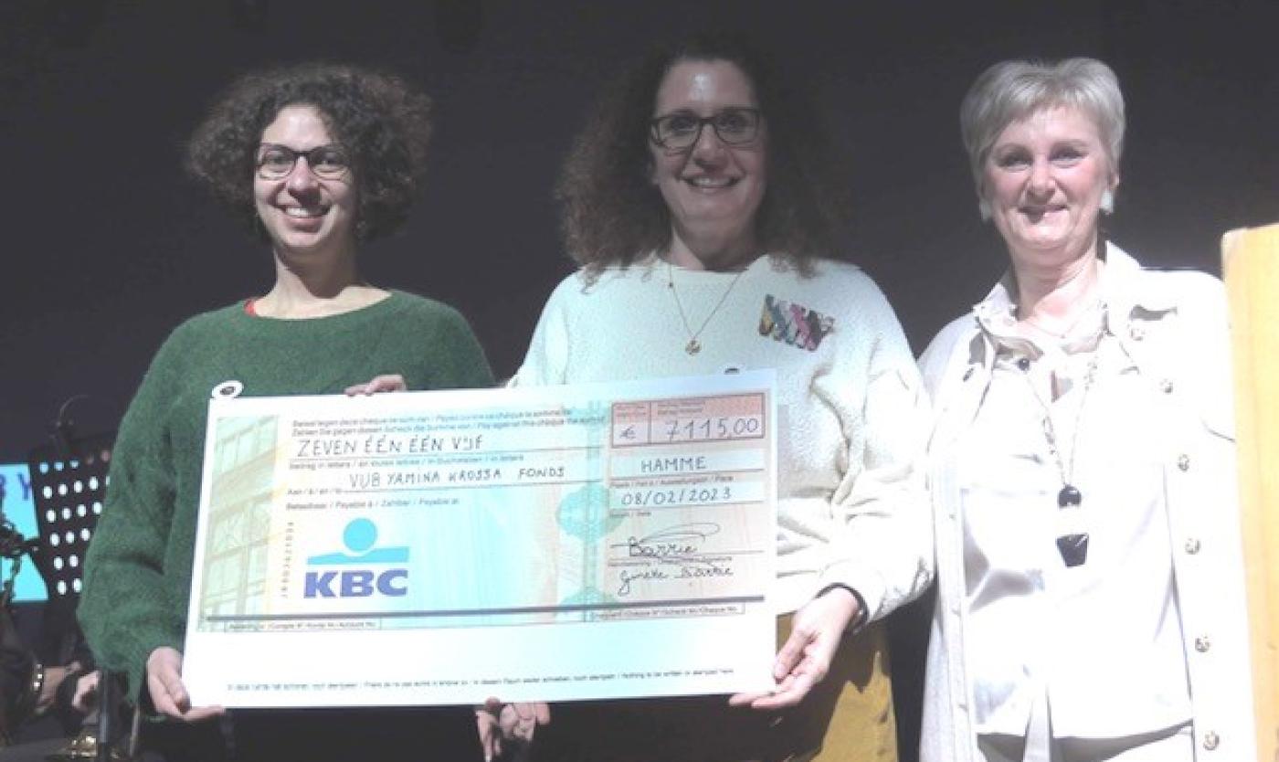 Chequeoverhandiging na concert Beat Cancer With Music 2023