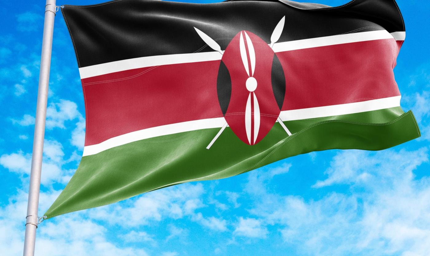 Vlag van Kenia dat in de lucht wappert