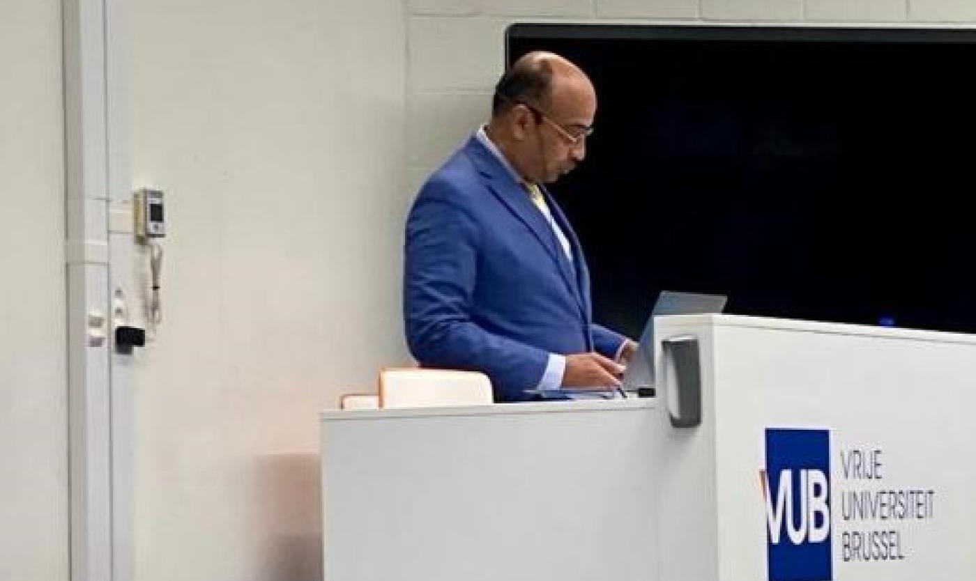 Appiah giving a lecture at VUB