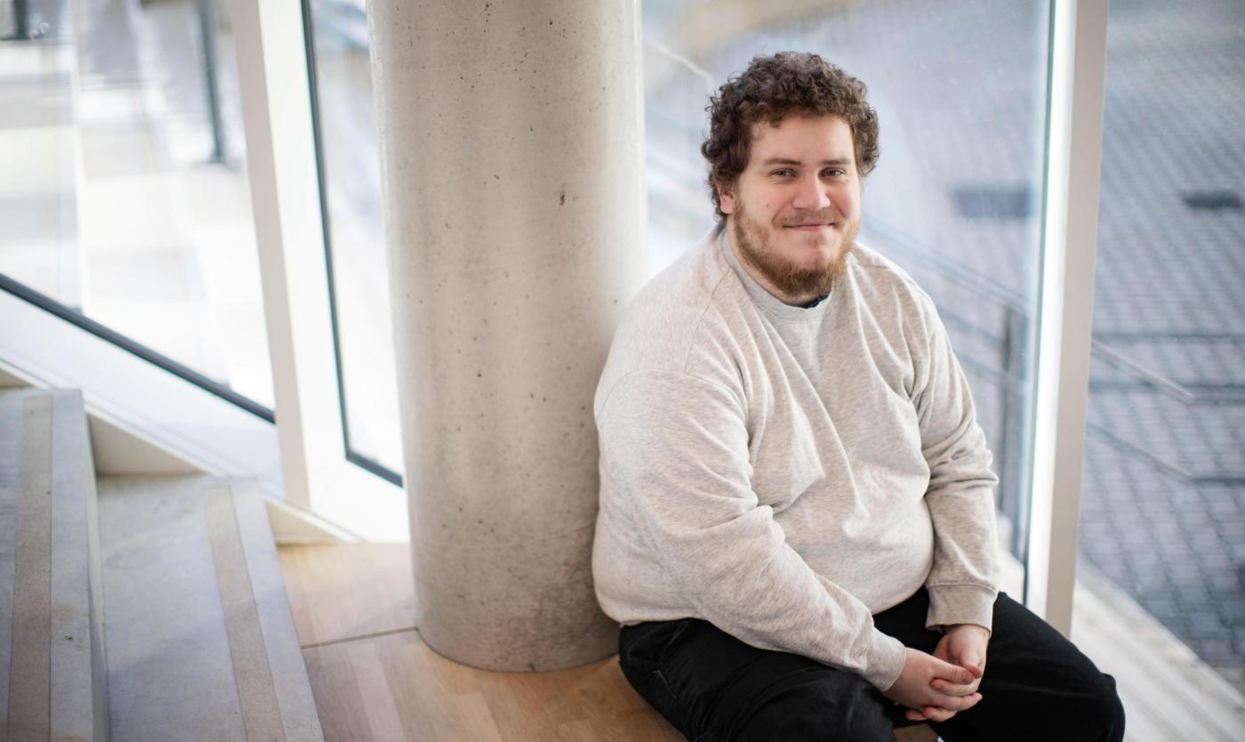 Leon Bauweraerts is student Fysica en Sterrenkunde. Hij begint op 10 februari te werken als jobstudent in het LIC. Leon Bauweraerts is student Fysica en Sterrenkunde. Hij begint op 10 februari te werken als jobstudent in het LIC.