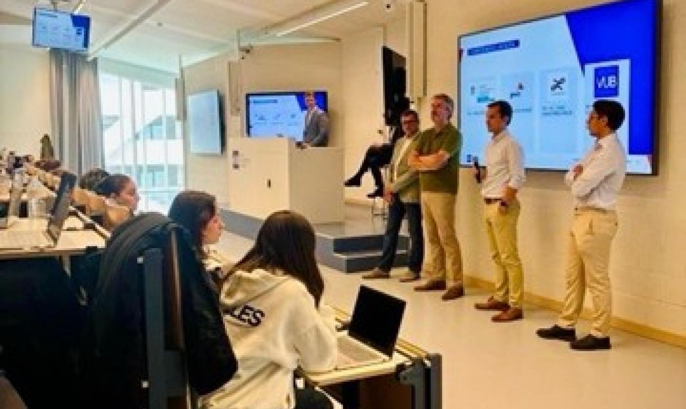 VUB-alumni fiscaal recht voor de aula