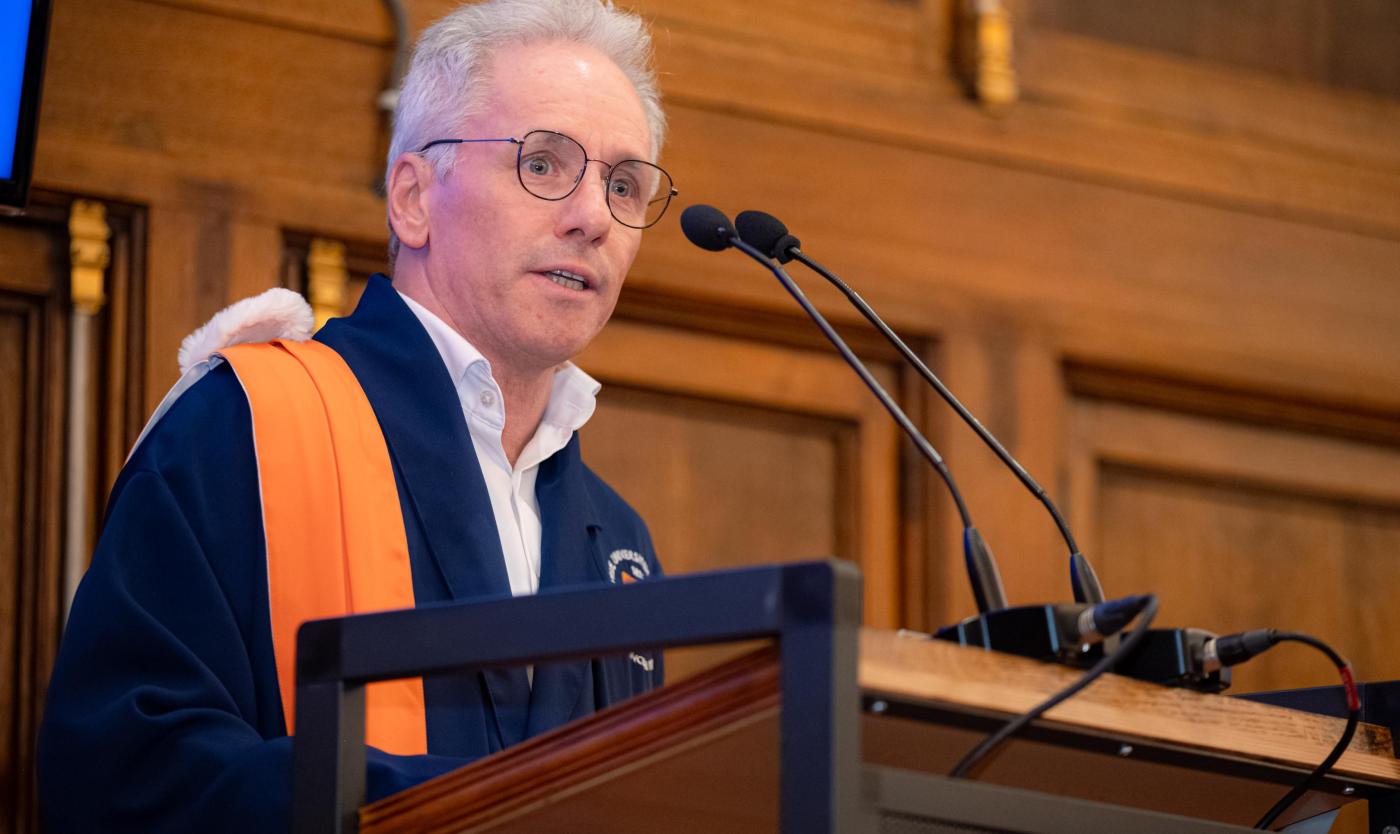 Peter Schelkens, vicerector Innovatie en Valorisatie, tijdens de fellowshipceremonie 2025