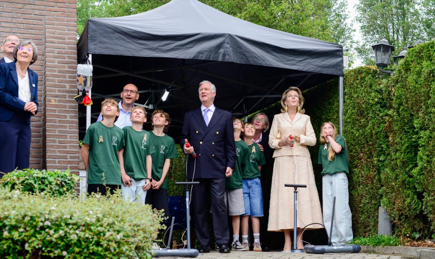 Koningspaar op bezoek bij B-PHOT