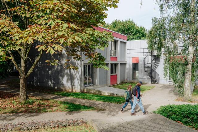 Studenten op  campus