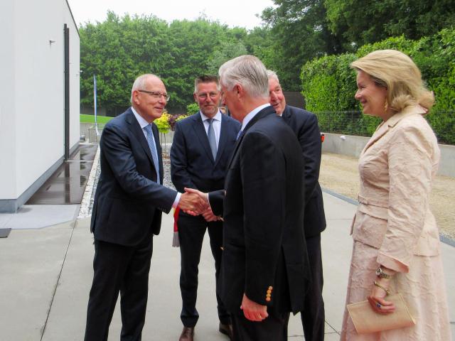 Koningspaar op bezoek bij B-PHOT