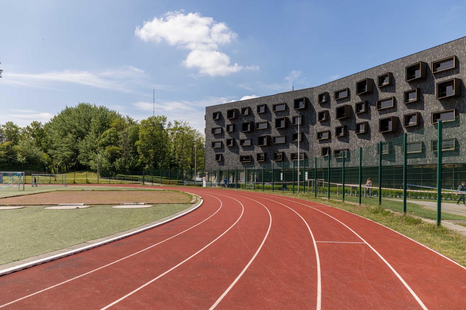 2022_Atletiekpiste_Sportinfrastructuur_Etterbeek_VUB 2022_Atletiekpiste_Sportinfrastructuur_Etterbeek_VUB
