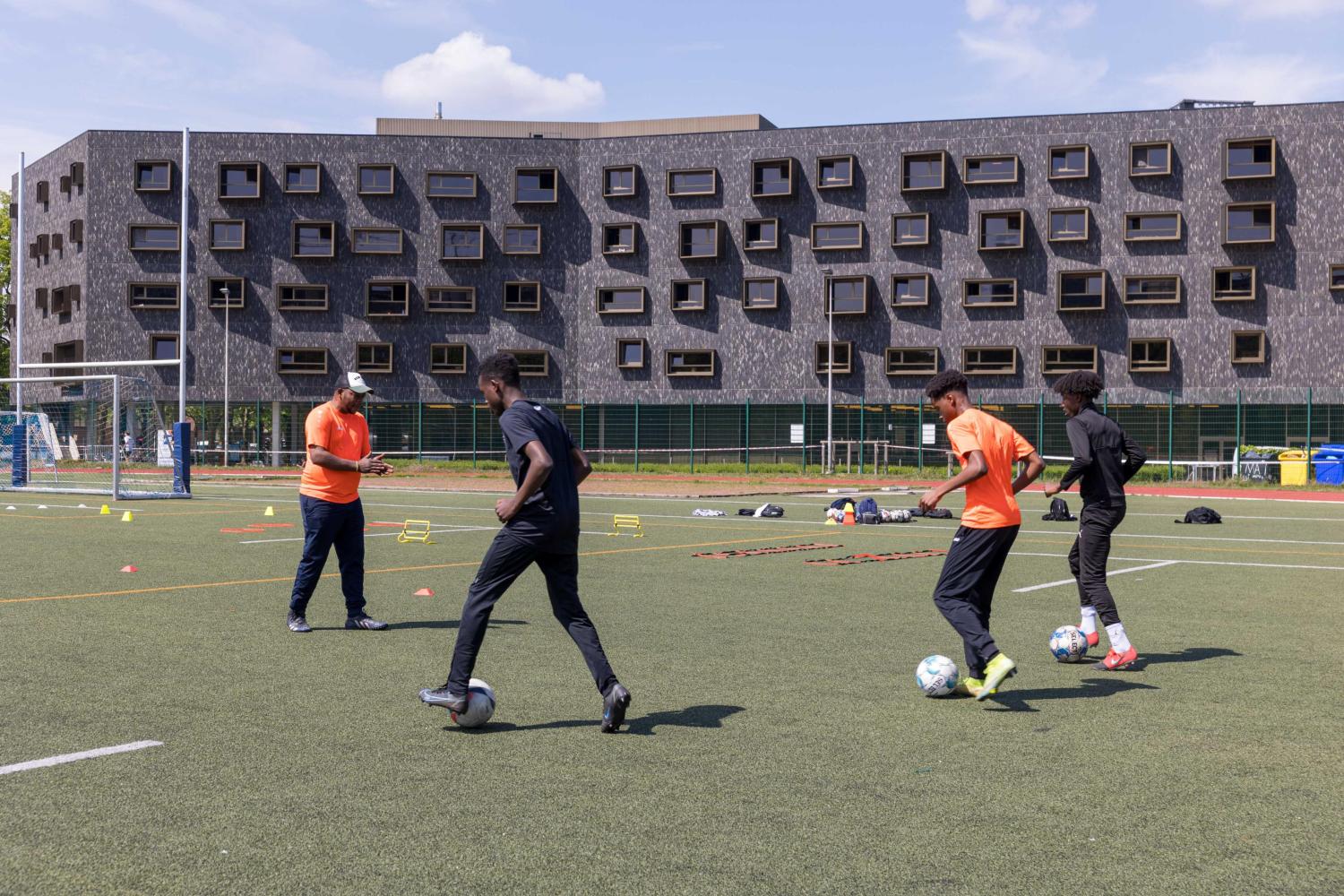 2022_Studenten aan het sporten_Sportinfrastructuur_Etterbeek_VUB