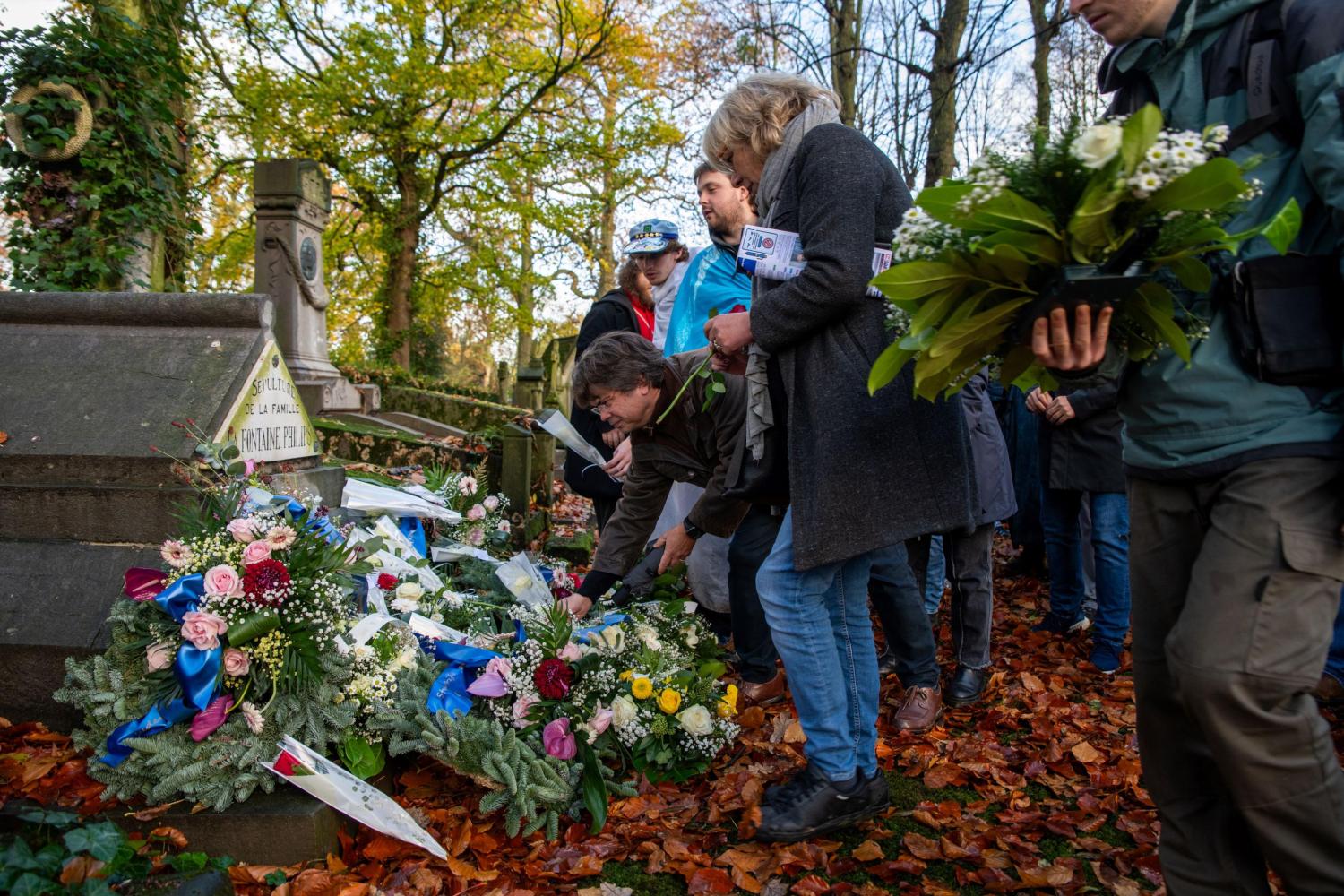 Huldiging aan graf van Fontaine