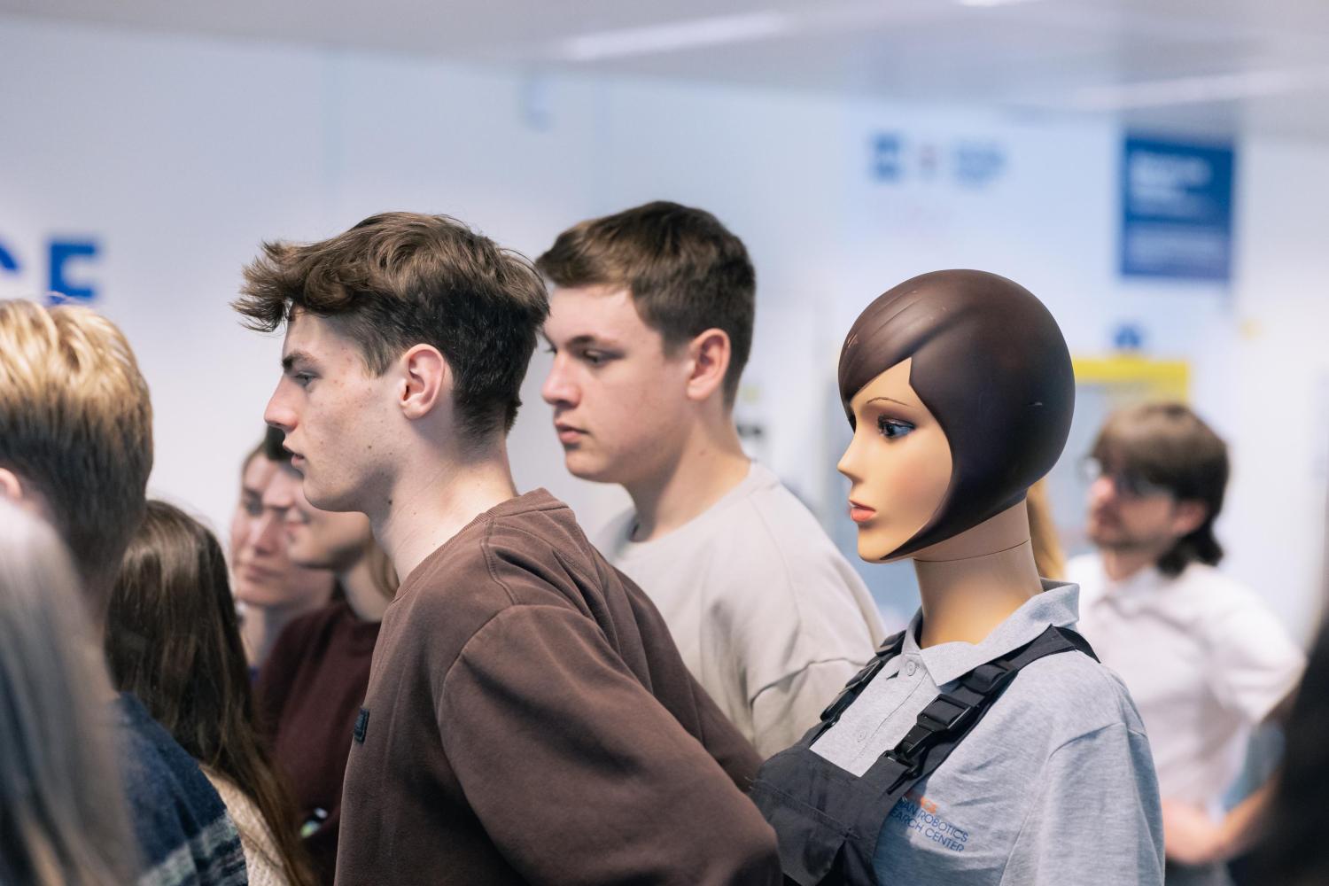 Klasbezoek Brubotics