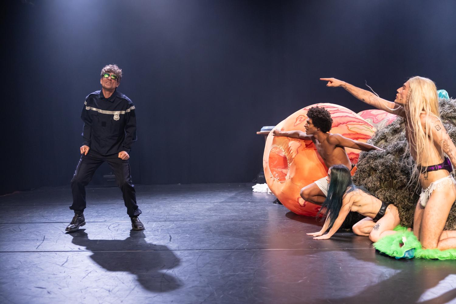 6. PEEKABOO _ Casper Koster.jpg