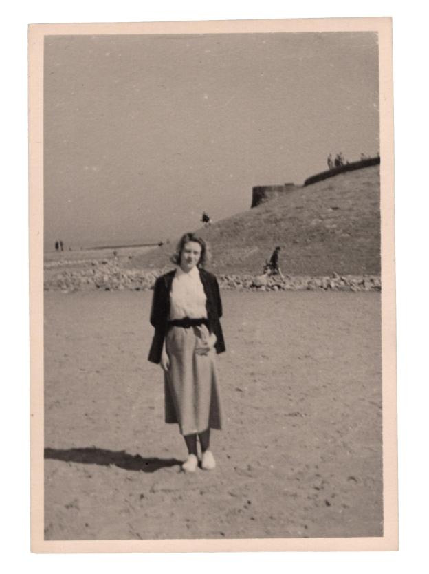 Reine Broms Sur la plage