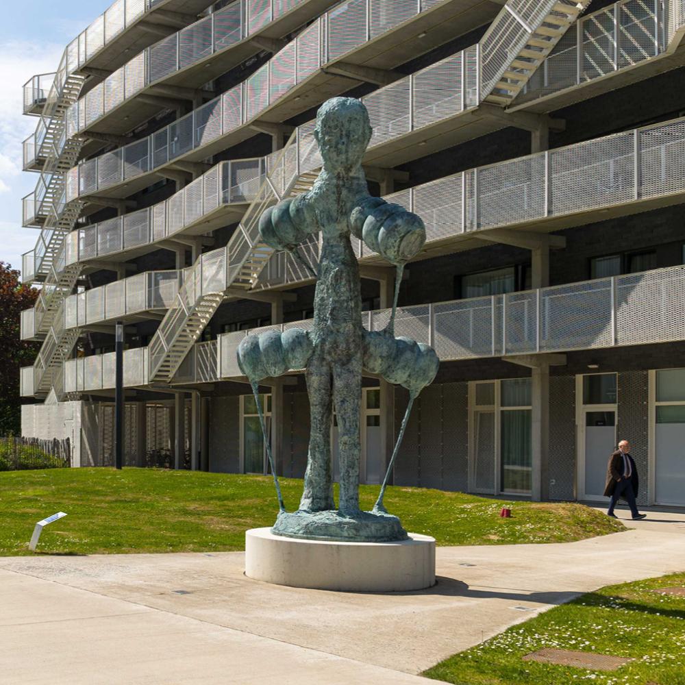 2022_Johan TAHON - Eros-Eroos (2014-2019)_Humanistisch Sculpturenpark_Etterbeek_VUB 2022_Johan TAHON - Eros-Eroos (2014-2019)_Humanistisch Sculpturenpark_Etterbeek_VUB