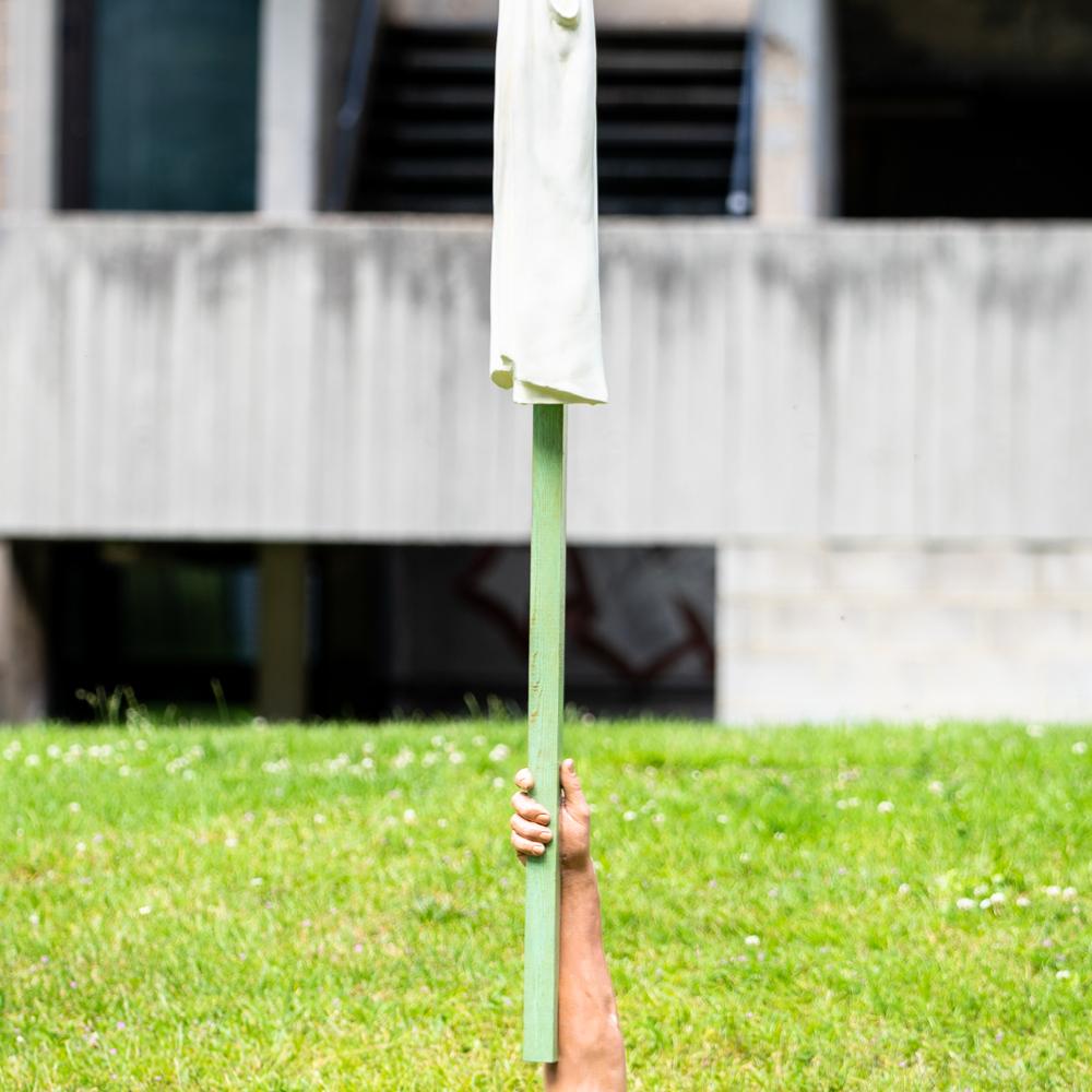 2022_Klaas VANHEE - Geen titel (To Build A House You Start With The Roof) (2020)_Humanistisch Sculpturenpark_Etterbeek_VUB 2022_Klaas VANHEE - Geen titel (To Build A House You Start With The Roof) (2020)_Humanistisch Sculpturenpark_Etterbeek_VUB