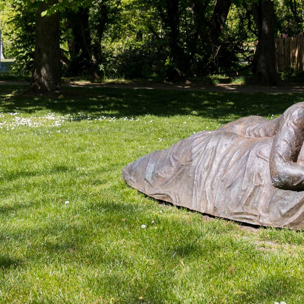 2022_Philip AGUIRRE Y OTEGUI - Monument van Troost (2009)_Humanistisch Sculpturenpark_Etterbeek_VUB 2022_Philip AGUIRRE Y OTEGUI - Monument van Troost (2009)_Humanistisch Sculpturenpark_Etterbeek_VUB