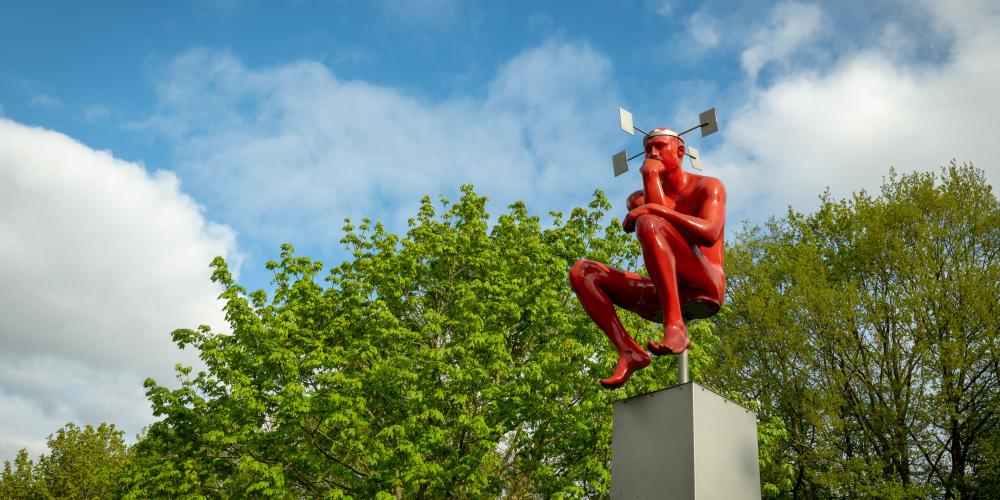 De rode denker op Campus Etterbeek