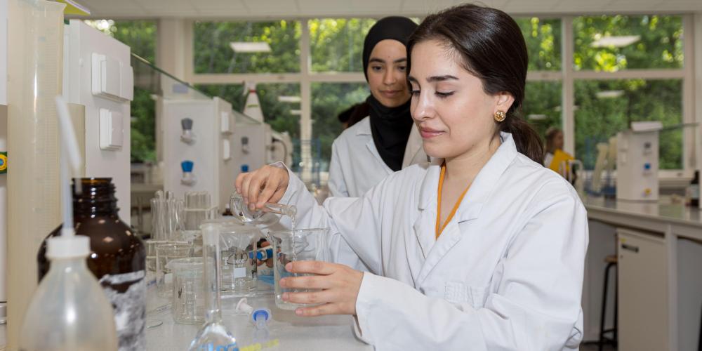 2022_2studenten_Ziekenhuisfarmacie_Gf_VUB 2022_2studenten_Ziekenhuisfarmacie_Gf_VUB
