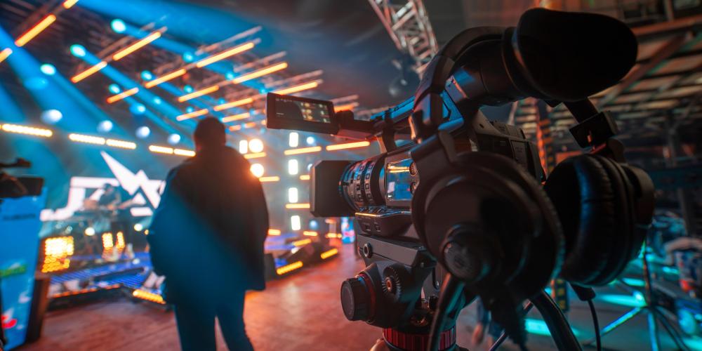 2022_Voorbereiding voor het opnemen van een concert op televisie_Filmstudio_S_1708636954 2022_Voorbereiding voor het opnemen van een concert op televisie_Filmstudio_S_1708636954
