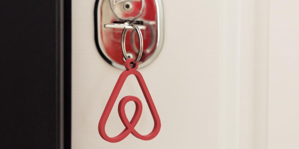 S_2022_AIRBNB_1351228070