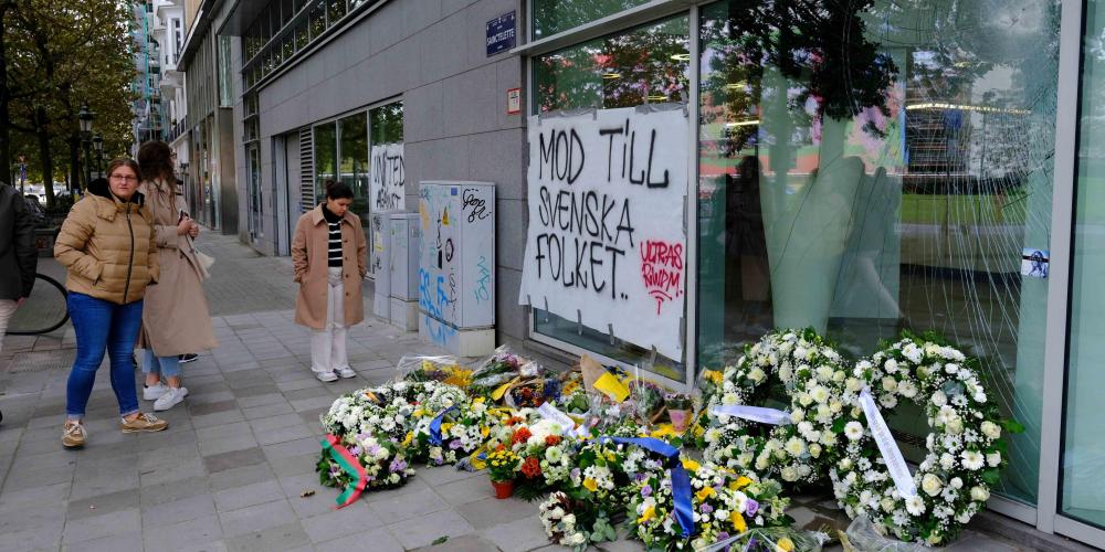 Bloemen op de plek van aanslag in Brussel Bloemen op de plek van aanslag in Brussel