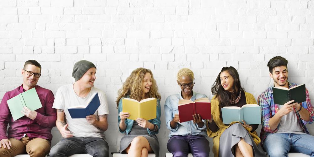 Lezende studenten Lezende studenten