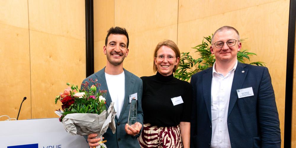 Jonathan Baldan viert zijn prijs Jonathan Baldan viert zijn prijs