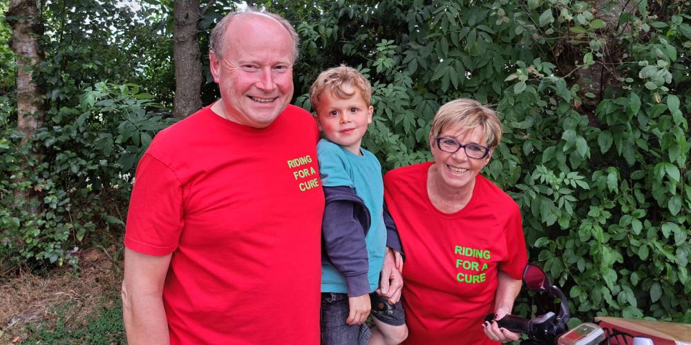 Opa Luc Vandevyvere met echtgenote en kleinzoon Stan