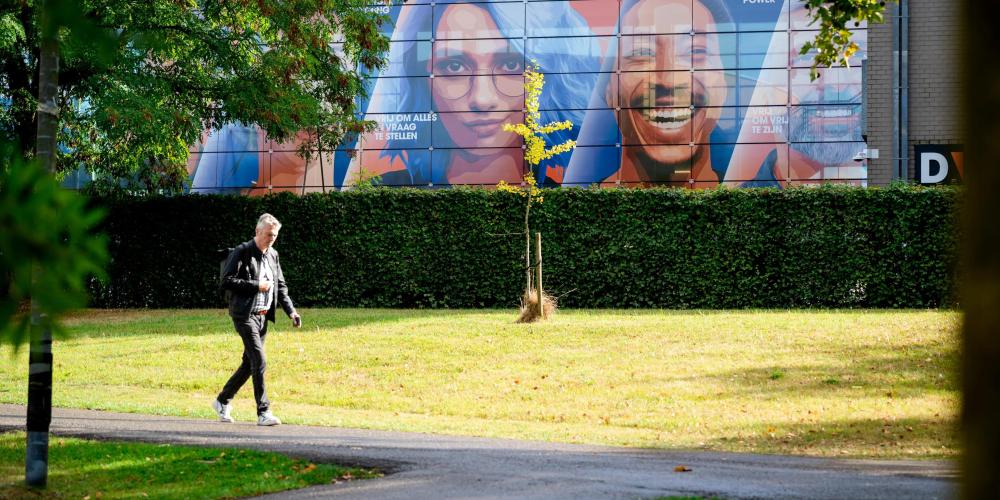 Vrij denken. Overal. (campagnebeeld)