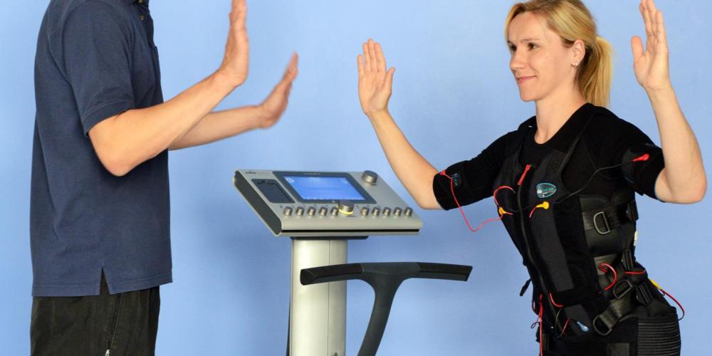 EFFECTS OF SUPERVISED ACTIVE WHOLE BODY ELECTROMYO-STIMULATION