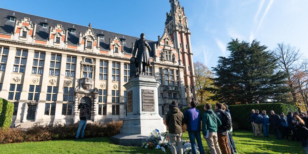 Herdenking stichter ULB/VUB tijdens Sint-Verhaegen Herdenking stichter ULB/VUB tijdens Sint-Verhaegen
