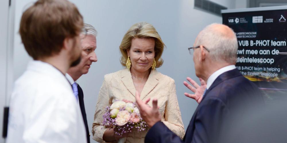 Koningspaar op bezoek bij B-PHOT