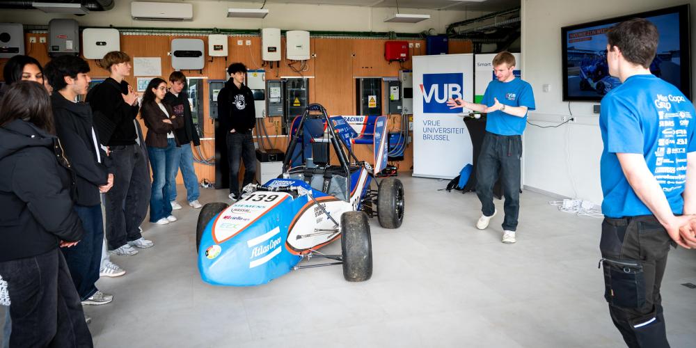Scholenbezoek Green Energy Park VUB racewagen