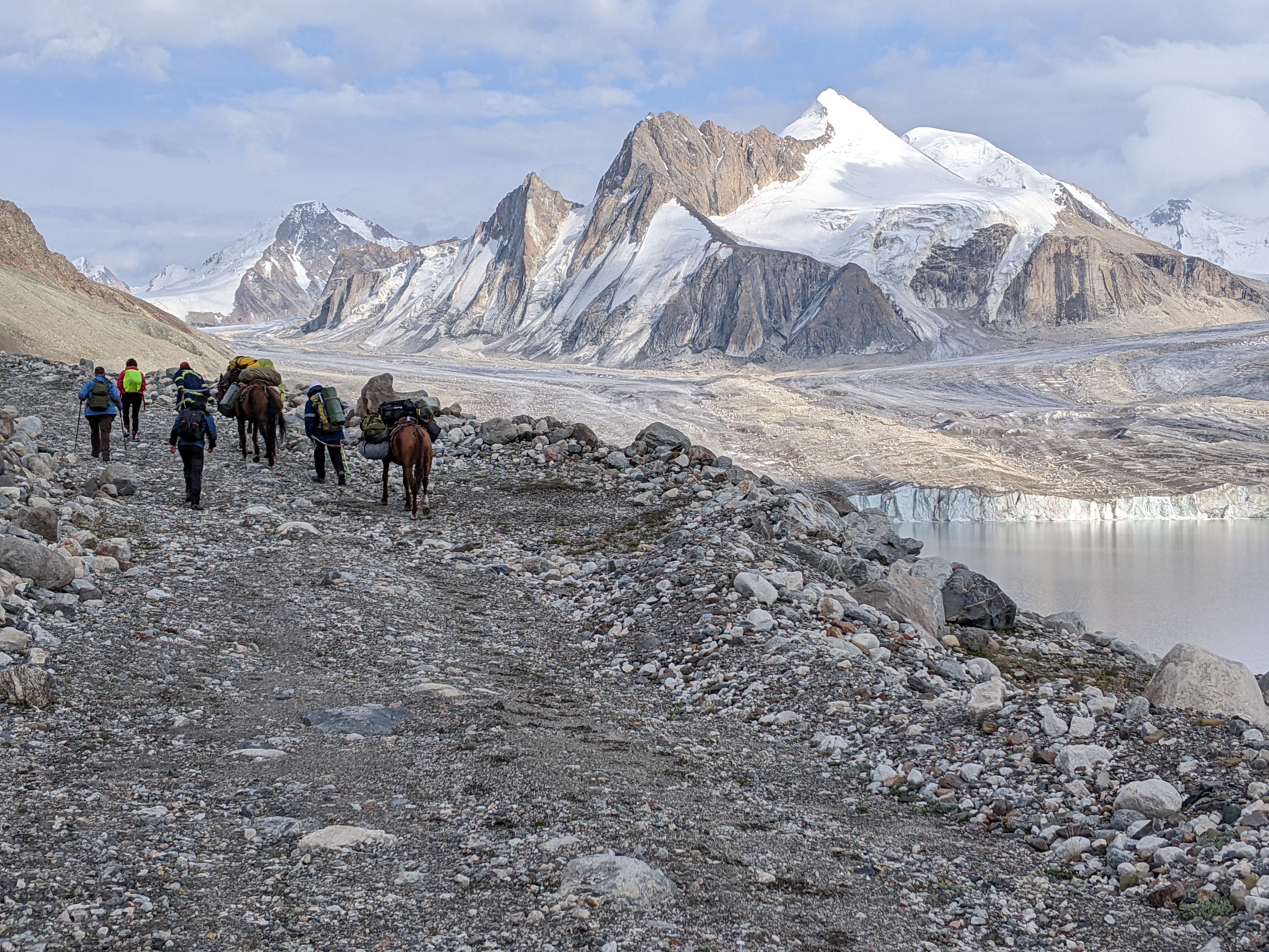 Onderzoekers op gletsjerexpeditie
